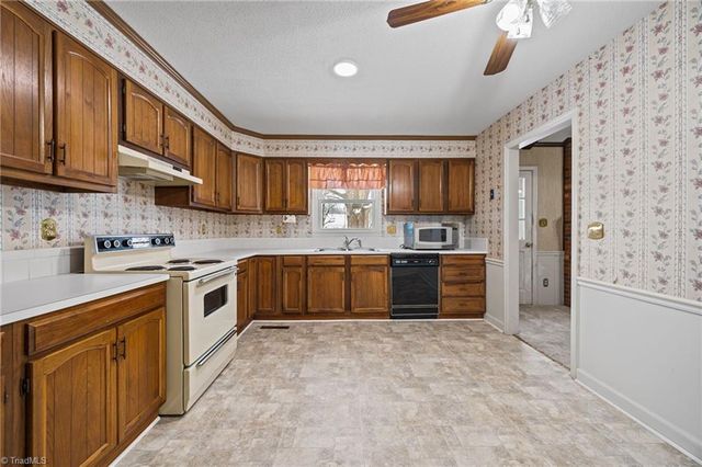 147 Renee Drive, Advance, NC 27006