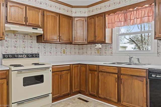 147 Renee Drive, Advance, NC 27006