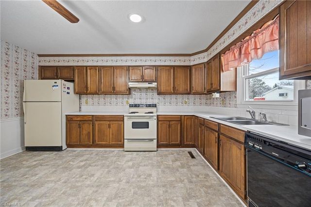 147 Renee Drive, Advance, NC 27006