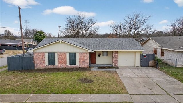 3250 Pacesetter Drive, Dallas, TX 75241