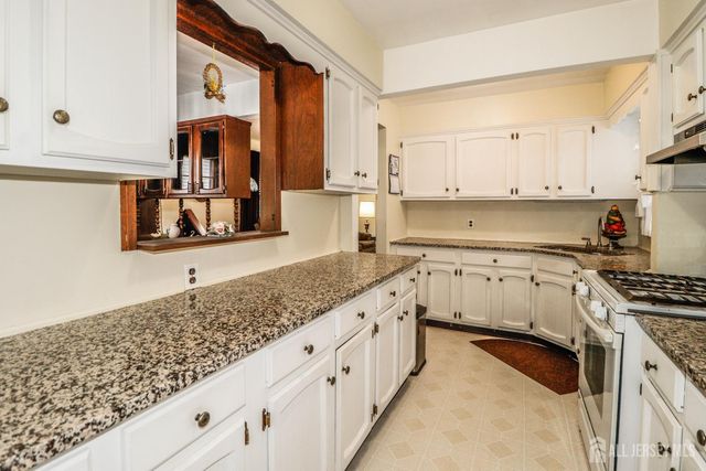 58 Jordan Road, Colonia, NJ 07067