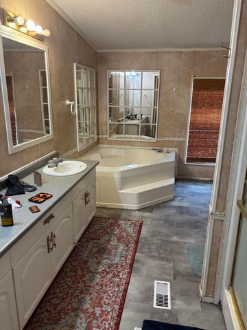 160 E Norwood Street, Norwood, MO 65717