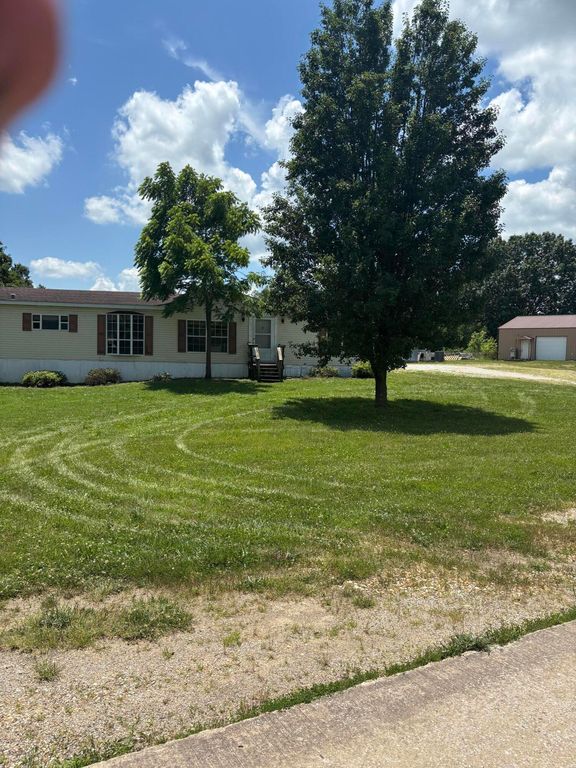 160 E Norwood Street, Norwood, MO 65717