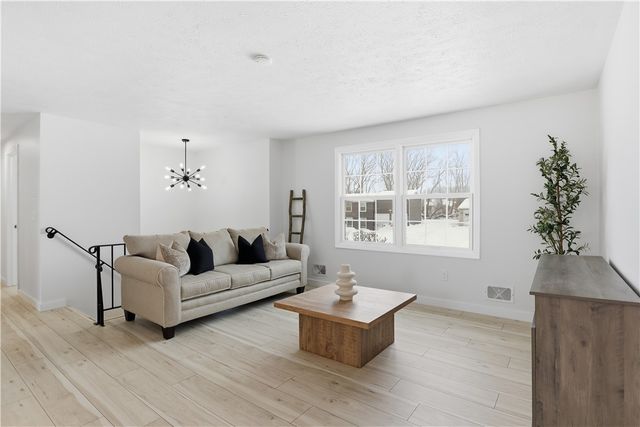 95 Spring Tree Lane, Greece, NY 14612