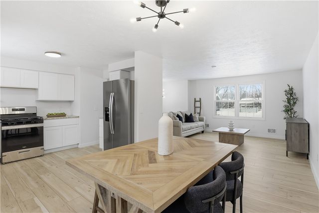 95 Spring Tree Lane, Greece, NY 14612