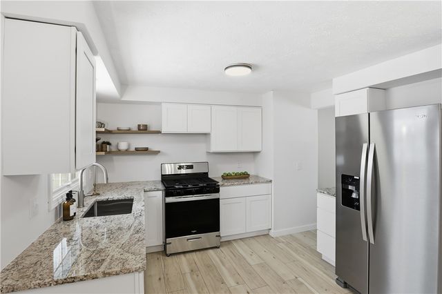 95 Spring Tree Lane, Greece, NY 14612