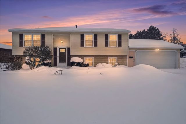 95 Spring Tree Lane, Greece, NY 14612