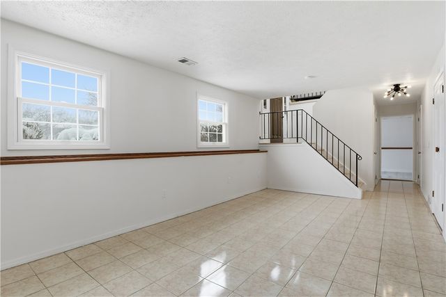 95 Spring Tree Lane, Greece, NY 14612