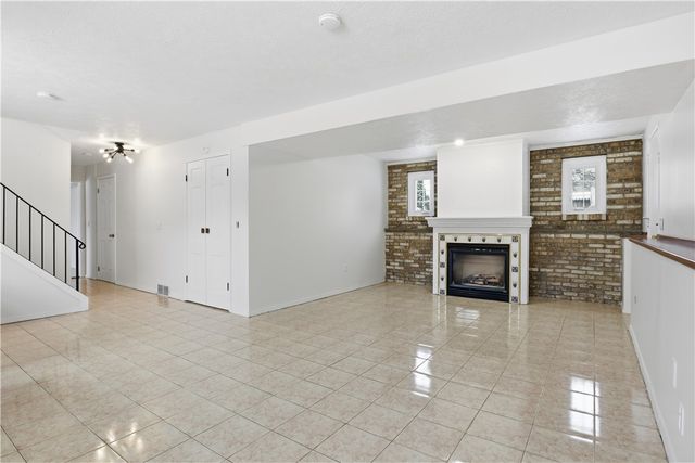 95 Spring Tree Lane, Greece, NY 14612