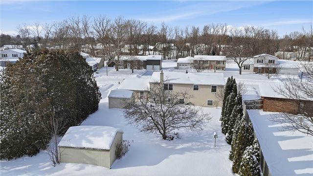 95 Spring Tree Lane, Greece, NY 14612