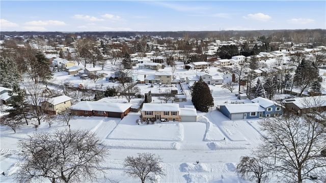 95 Spring Tree Lane, Greece, NY 14612