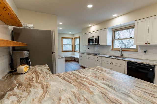 744 E Hanley, Mansfield, OH 44903