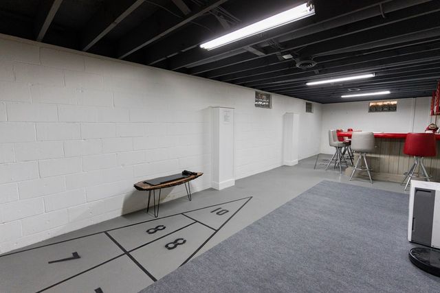 744 E Hanley, Mansfield, OH 44903