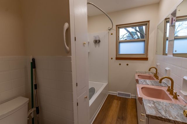 744 E Hanley, Mansfield, OH 44903