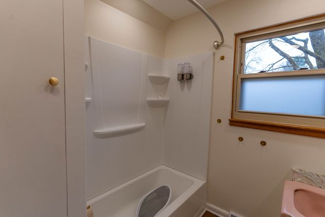 744 E Hanley, Mansfield, OH 44903