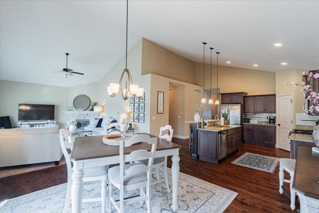 2020 Escalade Road, Bloomington, IL 61705