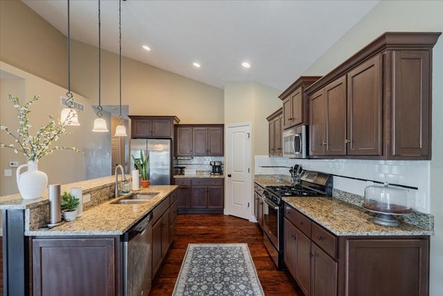 2020 Escalade Road, Bloomington, IL 61705