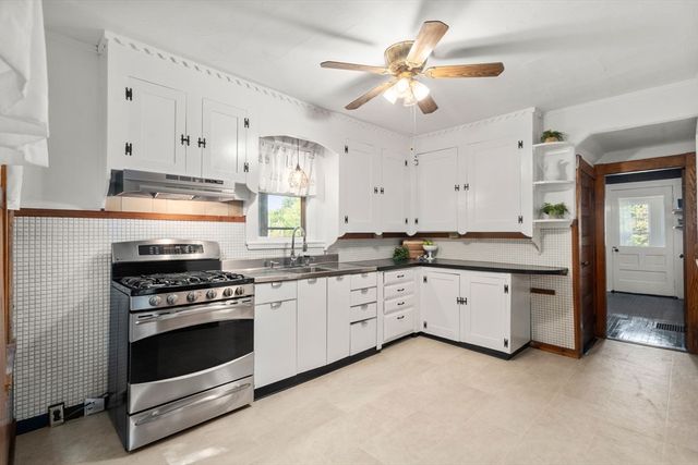 25 Park Street, Southborough, MA 01772