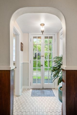 25 Park Street, Southborough, MA 01772