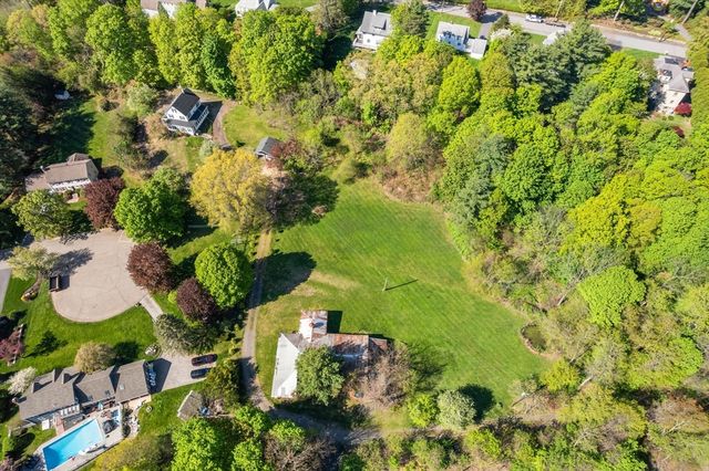 25 Park Street, Southborough, MA 01772