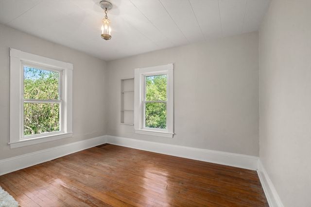 25 Park Street, Southborough, MA 01772