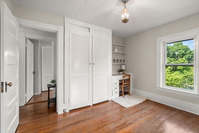 25 Park Street, Southborough, MA 01772