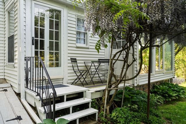 25 Park Street, Southborough, MA 01772