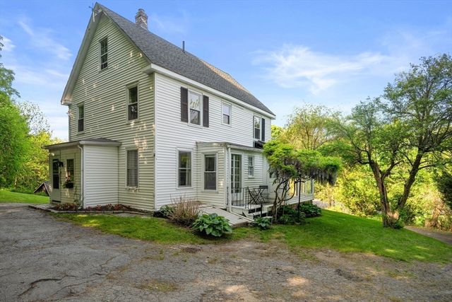 25 Park Street, Southborough, MA 01772