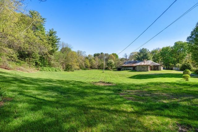 25 Park Street, Southborough, MA 01772