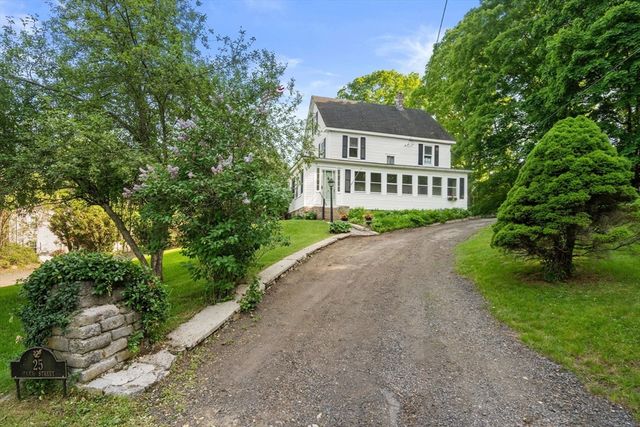 25 Park Street, Southborough, MA 01772