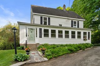 25 Park Street, Southborough, MA 01772