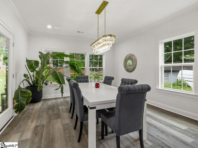 15 Julian Avenue, Greenville, SC 29611
