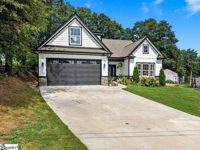 15 Julian Avenue, Greenville, SC 29611