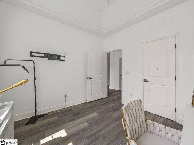 15 Julian Avenue, Greenville, SC 29611