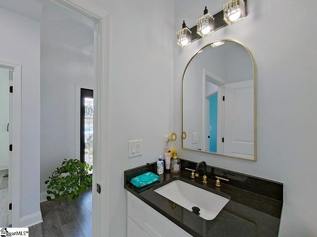 15 Julian Avenue, Greenville, SC 29611
