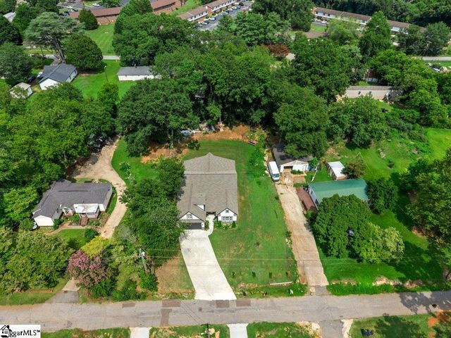 15 Julian Avenue, Greenville, SC 29611