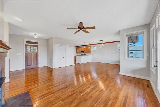 209 Park Shores CIR, Moneta, VA 24121