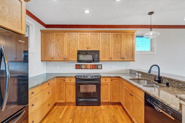 209 Park Shores CIR, Moneta, VA 24121