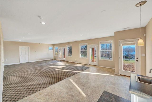 209 Park Shores CIR, Moneta, VA 24121