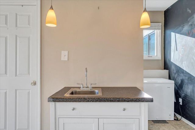 209 Park Shores CIR, Moneta, VA 24121