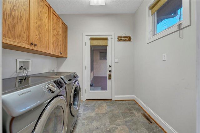 209 Park Shores CIR, Moneta, VA 24121