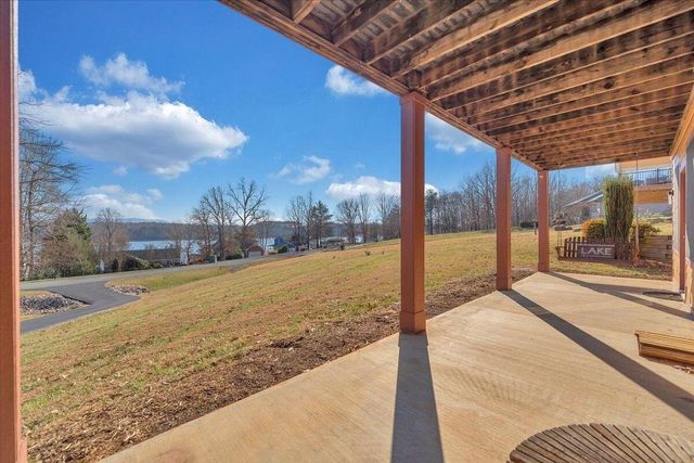 209 Park Shores CIR, Moneta, VA 24121