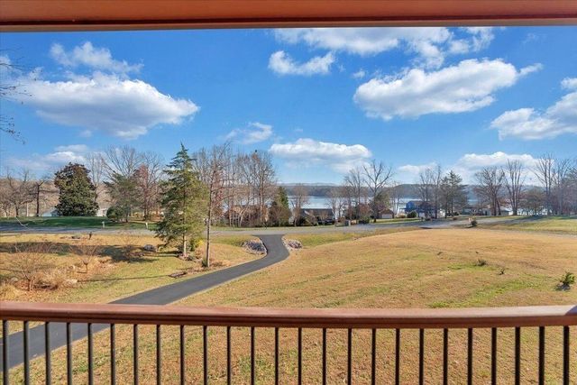 209 Park Shores CIR, Moneta, VA 24121