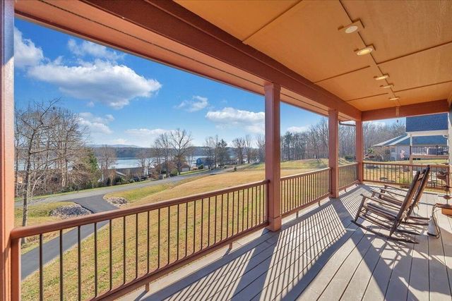 209 Park Shores CIR, Moneta, VA 24121