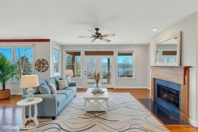 209 Park Shores CIR, Moneta, VA 24121