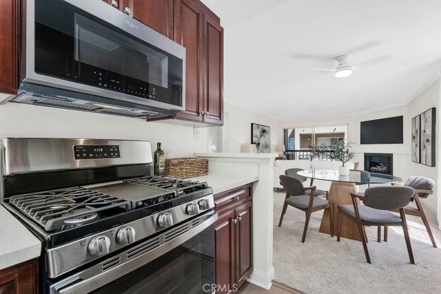 5535 Canoga Avenue 215, Woodland Hills, CA 91367