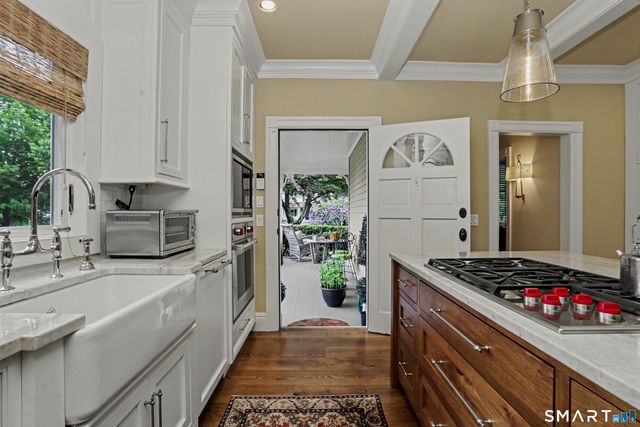 36 Catoonah Street 18, Ridgefield, CT 06877