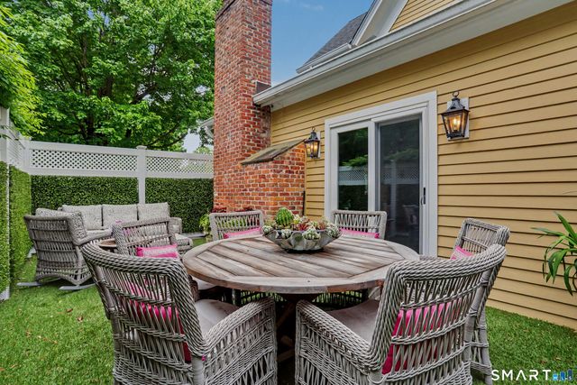36 Catoonah Street 18, Ridgefield, CT 06877