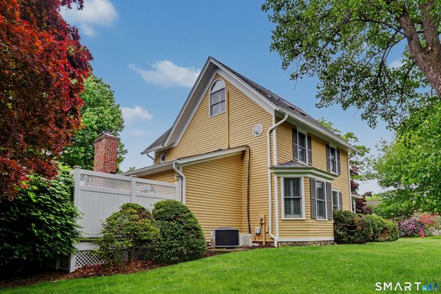 36 Catoonah Street 18, Ridgefield, CT 06877