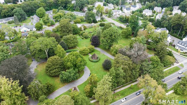 36 Catoonah Street 18, Ridgefield, CT 06877